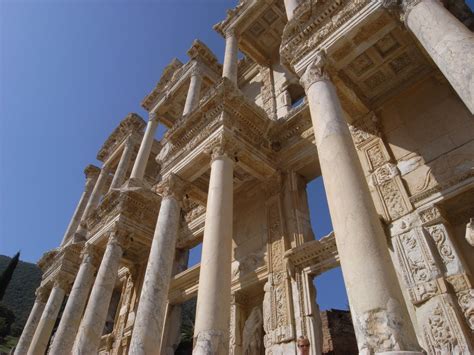 Experience the Majestic Ruins of  Ephesus: Ancient Wonders Awaiting Rediscovery!